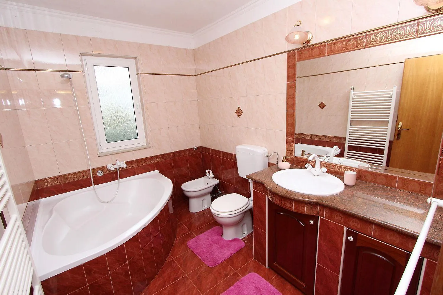 Malerisches Apartment Mit Grossem Balkon, Grillbereich Und Nur 15 Minuten Zum Strand Rovigno Croazia
