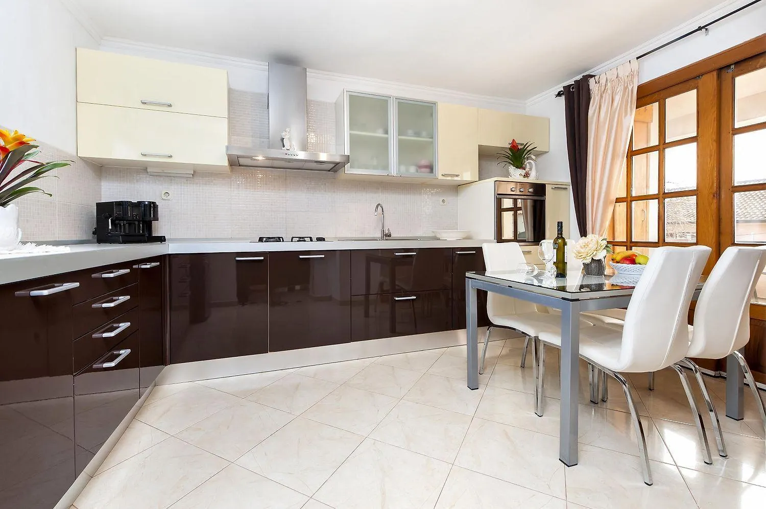 Malerisches Apartment Mit Grossem Balkon, Grillbereich Und Nur 15 Minuten Zum Strand Rovigno