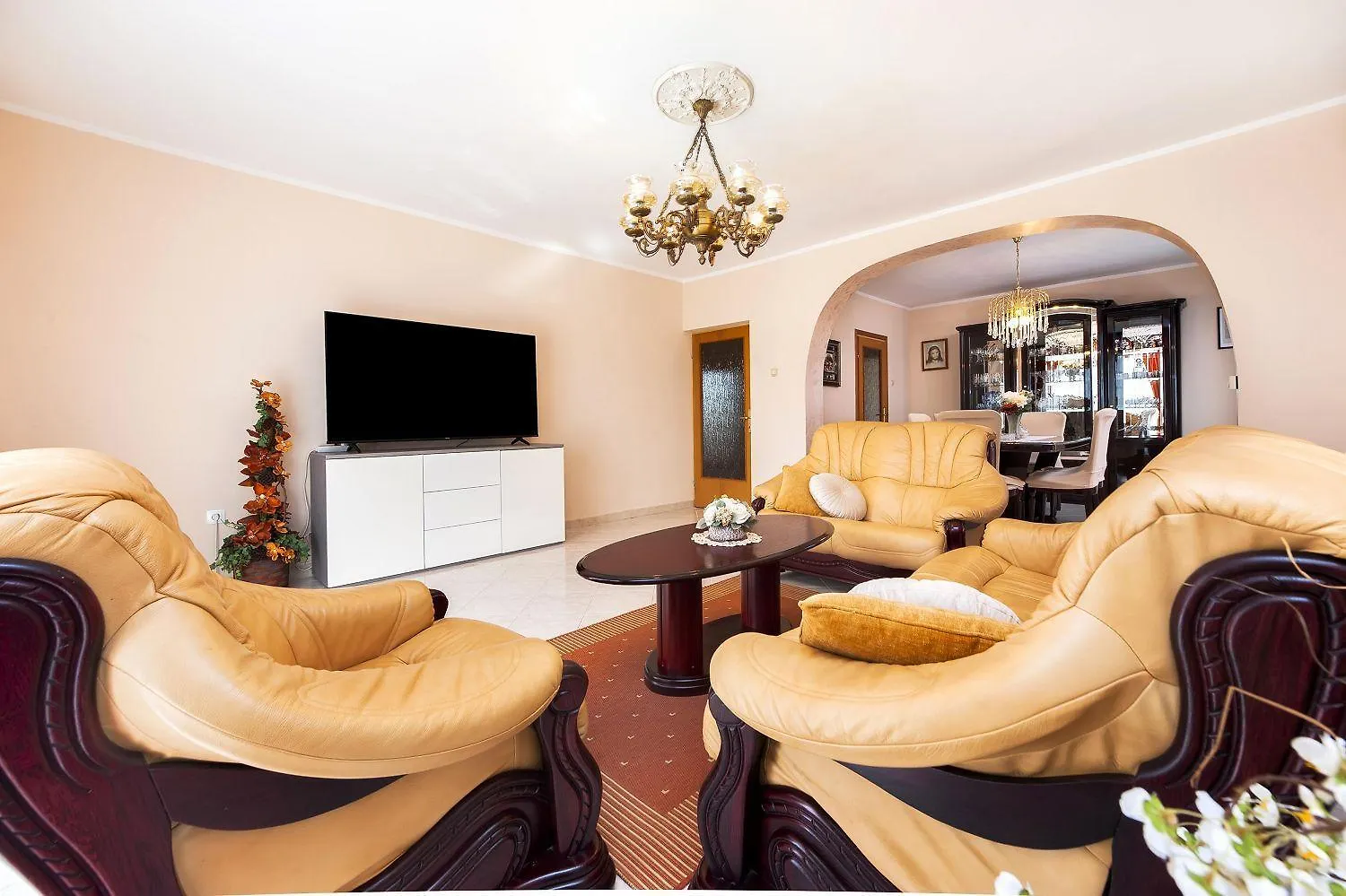 Malerisches Apartment Mit Grossem Balkon, Grillbereich Und Nur 15 Minuten Zum Strand Rovigno