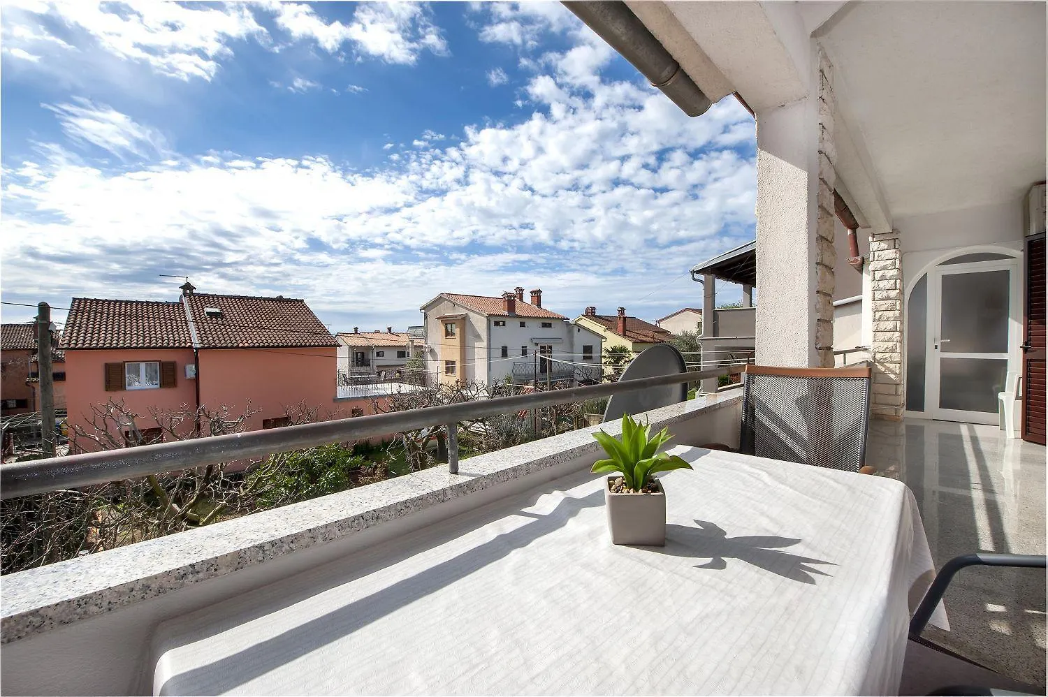 Malerisches Apartment Mit Grossem Balkon, Grillbereich Und Nur 15 Minuten Zum Strand Rovigno 0*,  Croazia